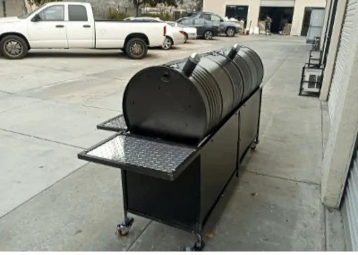 MOSS GRILLS DELUXE DOUBLE BARREL GRILL WITH SINGLE SMOKE BOX AND SIDE WALL ENCLOSURE